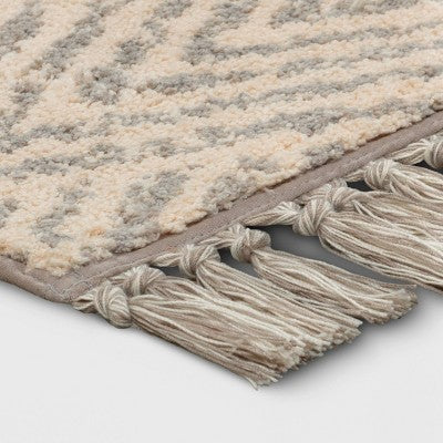  Diamond With Fringe Rug Gray - Threshold™